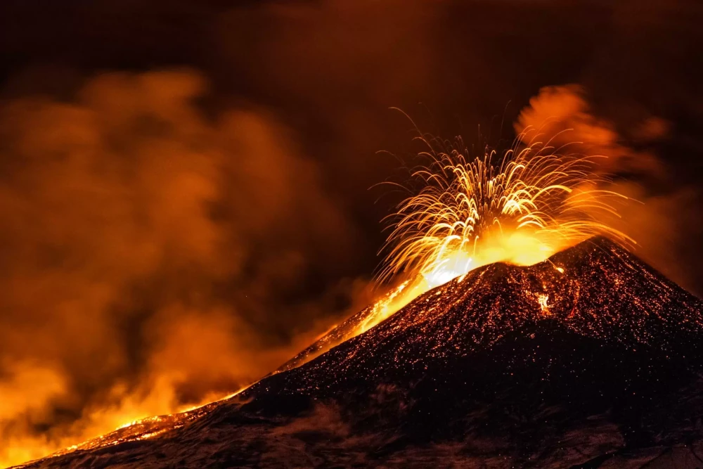 How dangerous is Mount Etna with its lava fountains. Lava flows and lava bombs?